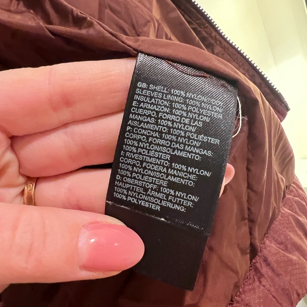 The North Face Men's Deep Red Puffer Jacket - Picture 3 of 3